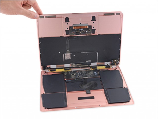 Вскрытие обновлённого MacBook: ноутбук совершенно не подлежит ремонту