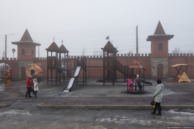 Детский парк, в котором нельзя играть детям или "Хочу извиниться перед администрацией Мурманска..."