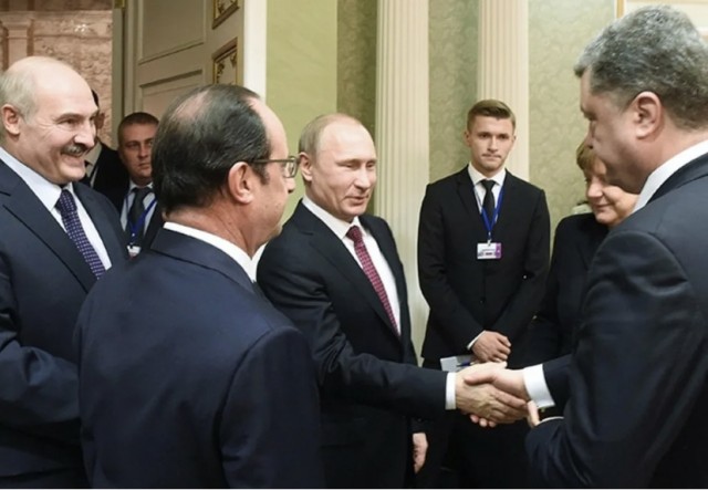 Олланд назвал Францию и ЕС участниками конфликта на Украине