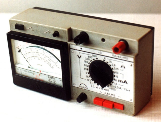 Где купить советские радиолампы и антикварные реле? Магазин «Радиотовары» в Саратове, который можно посещать как музей