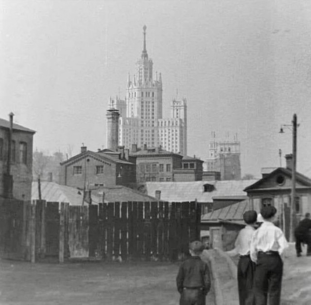 Москва и москвичи. Двадцатый век. 14.06.25