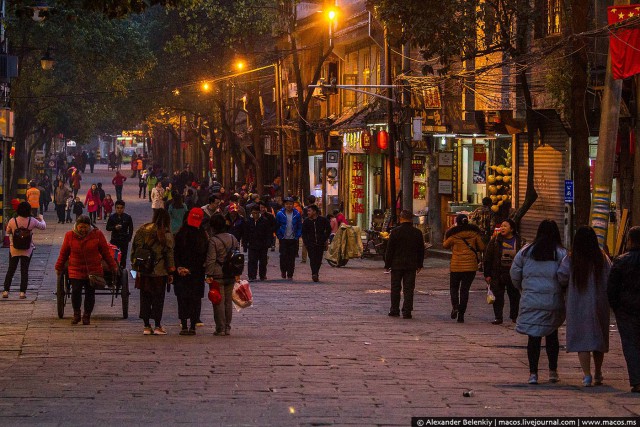 Пора завязывать с туристическими городами…