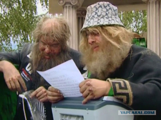 Это не притон бомжей, а комната геймера-стримера World of Warcraft