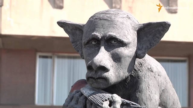 С первых же минут на конференции прокололись