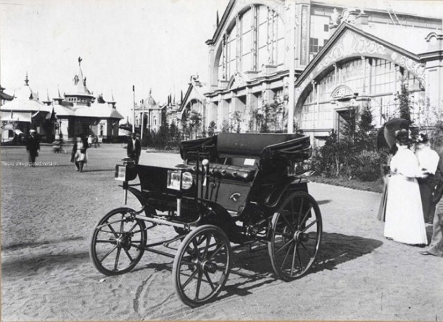 Международная автомобильная выставка в Михайловском манеже. 1913г.