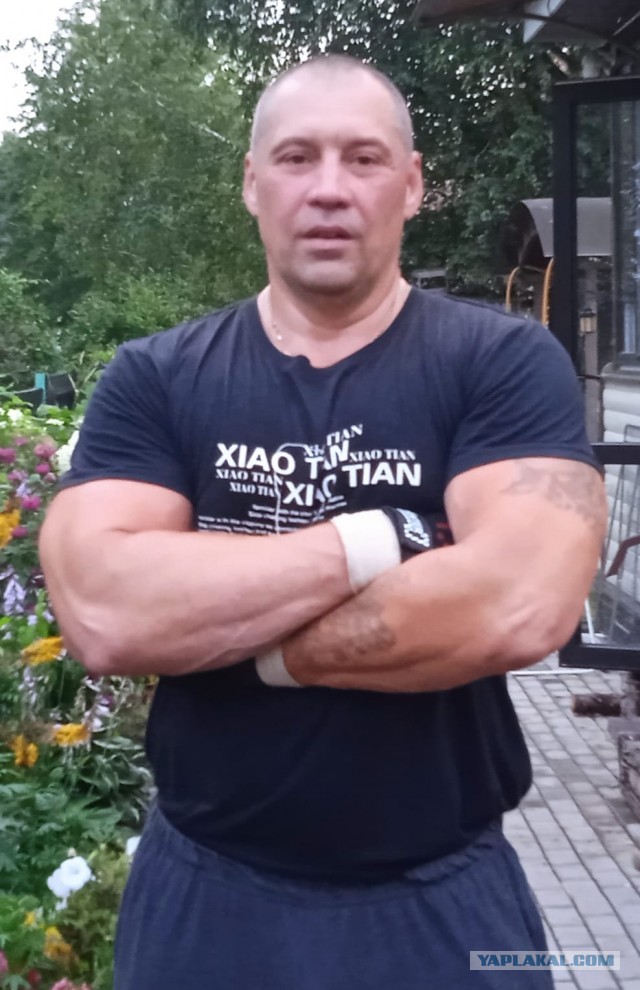 "Я лысый, бородатый, брутальный дядька..."