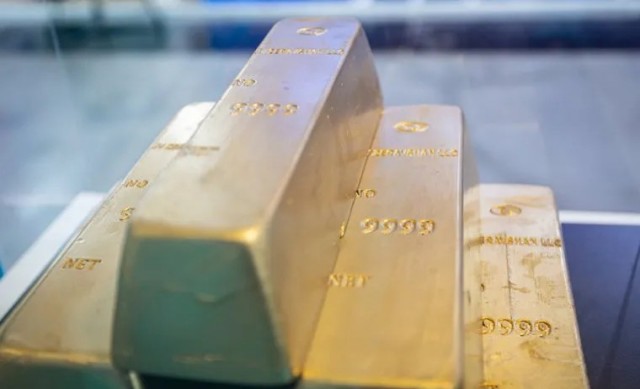 Россия теряет золотые запасы