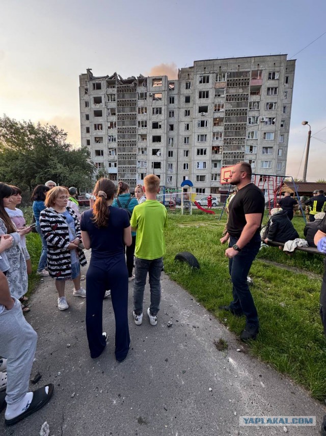 Кадры прилета трёх российских крылатых ракет по Луцку