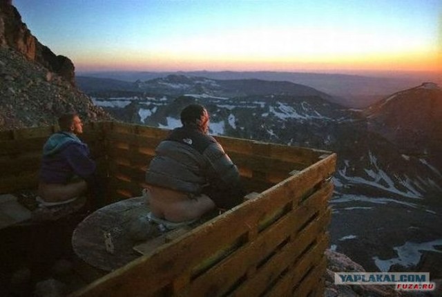 Бассейн с видом на весь город