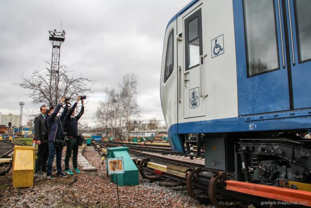 Все достоинства и недостатки нового поезда московского метро