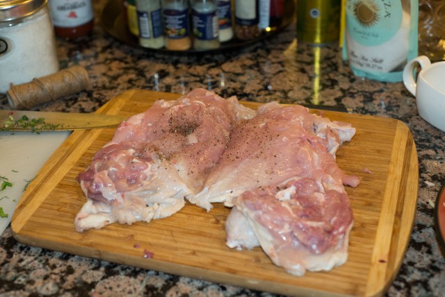 Куриная тушка (рулет) лишенная скелета (poulet désossé)  