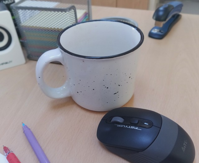 А из какой кружки вы пьёте на работе?