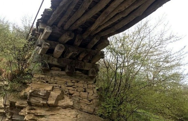 Деревянный мост в Дагестане, построенный без единого гвоздя