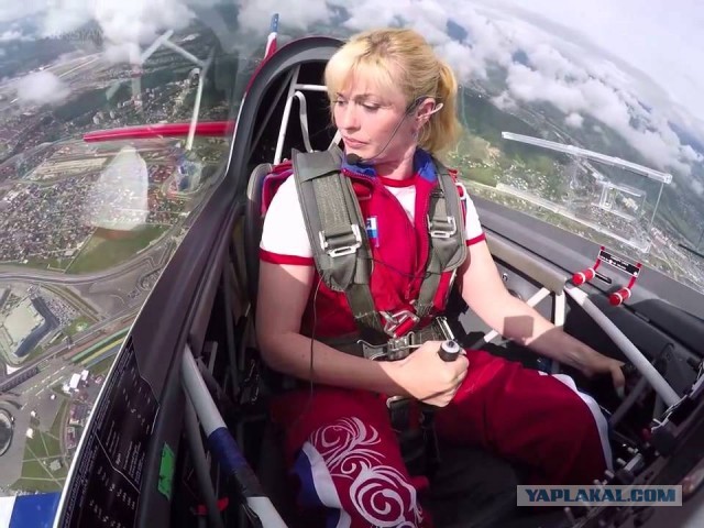Пилотка или пилотэсса?