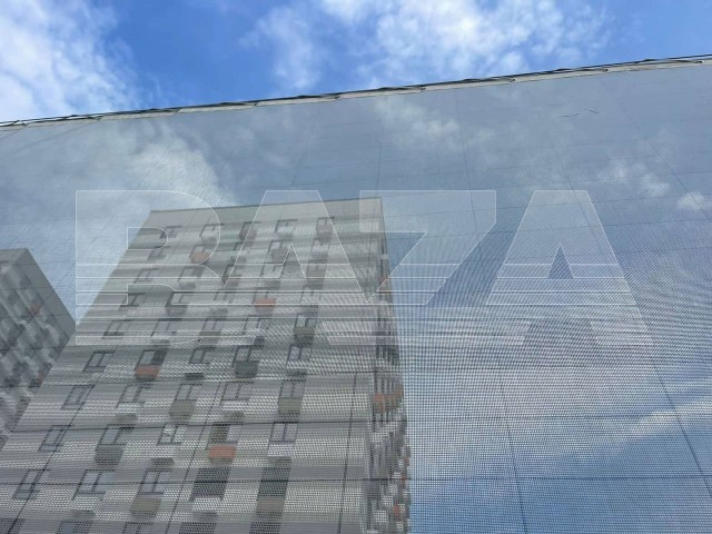 У последнего жителя пятиэтажки в Одинцово, стоящей посреди нового ЖК, наступили настоящие серые будни