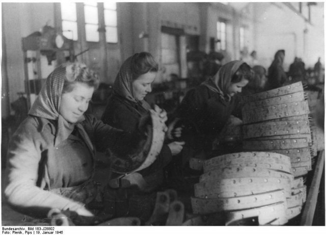 1945 год в 84 фотографиях