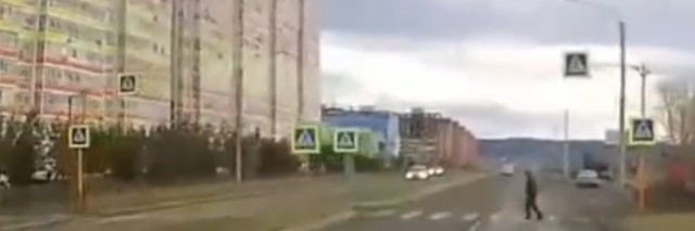 Пешеход в очках, а водитель?