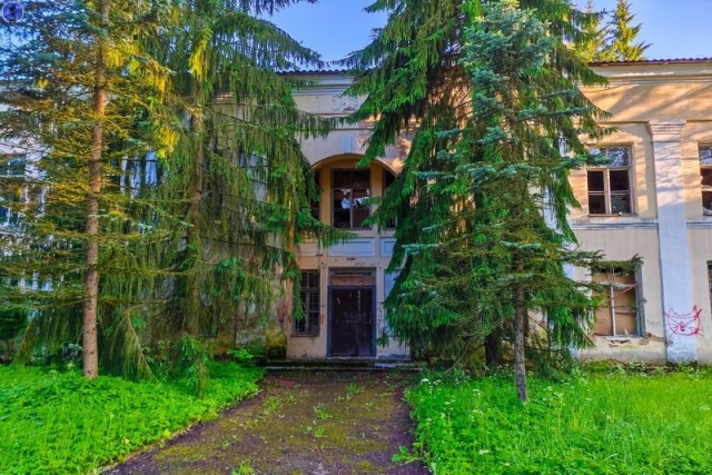 Заброшенный гарнизон военного аэродрома Сиверский