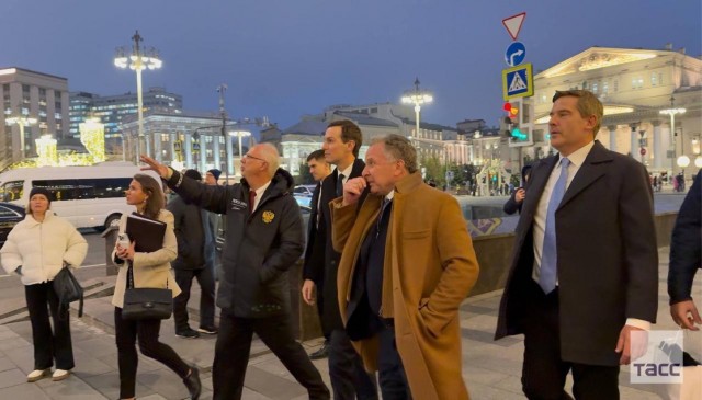 На вчерашнюю встречу с Уиткоффом Дмитриев пришел в куртке с цитатой Путина