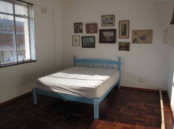 Как увеличить полезное пространство спальни