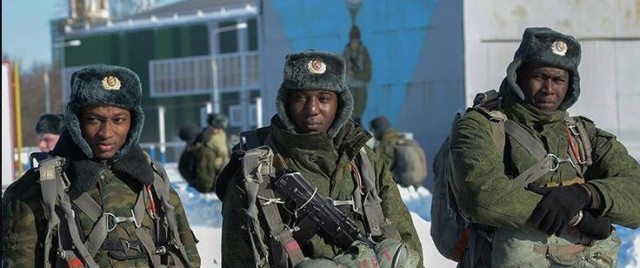 США красит свои военные самолёты под раскраску российских самолётов