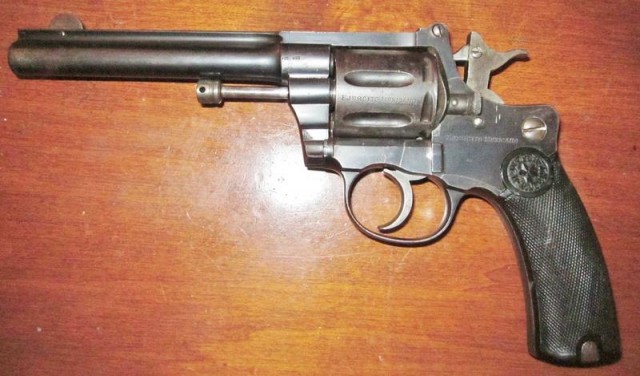 Как нельзя стрелять из револьвера