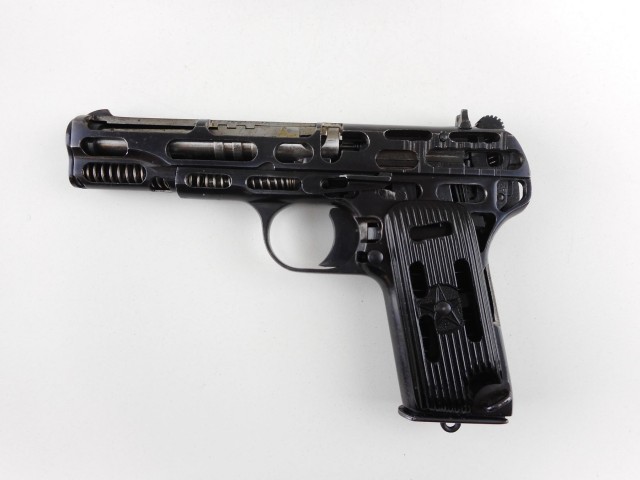 Parabellum и Walther P38 изнутри. Красивых фото в разрезе пост.