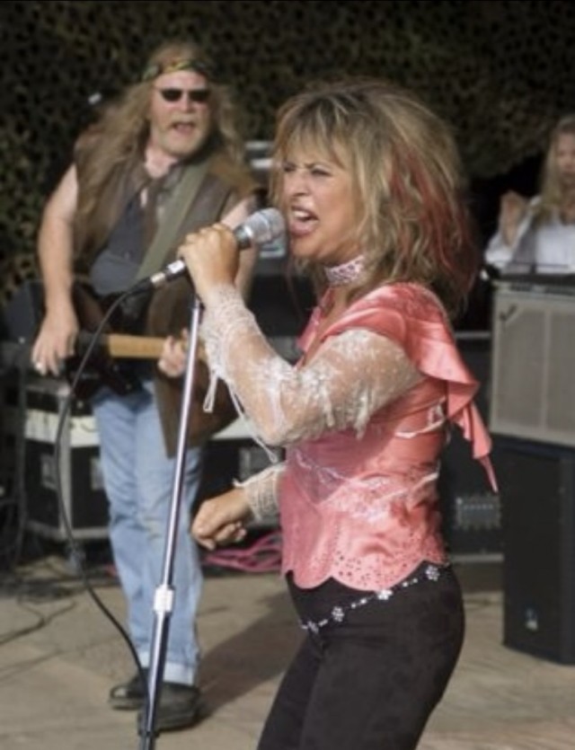 Музыка и музыканты: Дебютному альбому Suzi Quatro-50 лет!