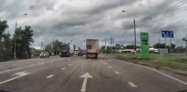 А правая полоса для поворота направо?