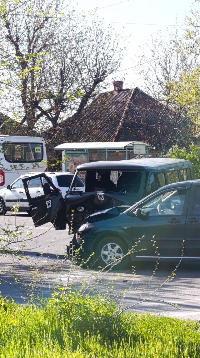 В глаза долбился? Буханку не заметил?