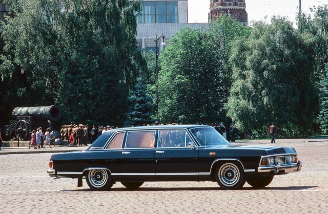 Фотохроника "загнивающего совка". Часть 11. Советские автомобили