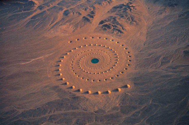 8 самых странных вещей, которые были обнаружены в пустыне.