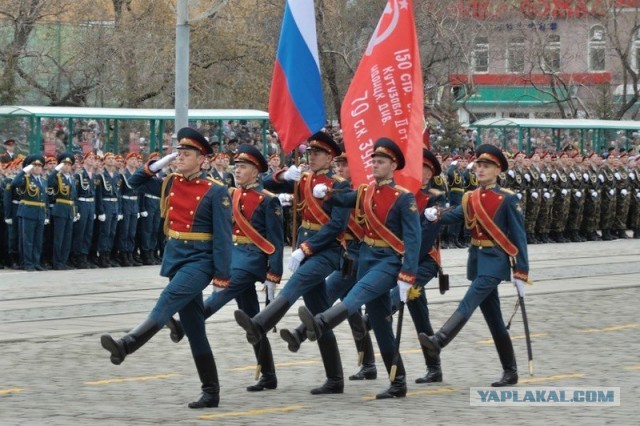 Фото выноса знамени победы