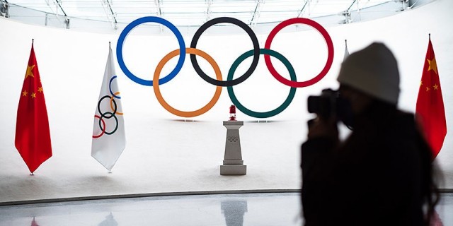 Минспорт Украины рекомендовал олимпийцам не давать интервью на русском языке и не фотографироваться с российскими спортсменами на Играх в Пекине («Матч ТВ»)