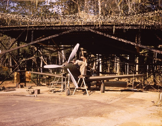 Р-39 Аэрокбра. Американская любимица сталинских соколов. История создания и основные модификации.