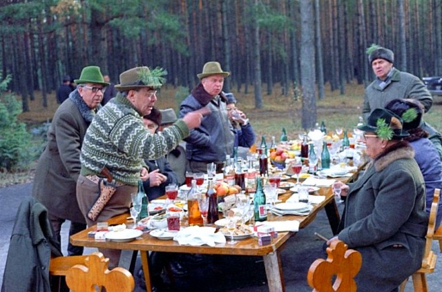 Кто, кто?! Ильич в пальто!