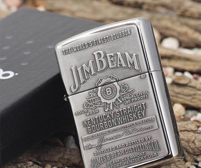 "Прометей 20-ого века ".  Американские зажигалки ZIPPO. Фото с завода.