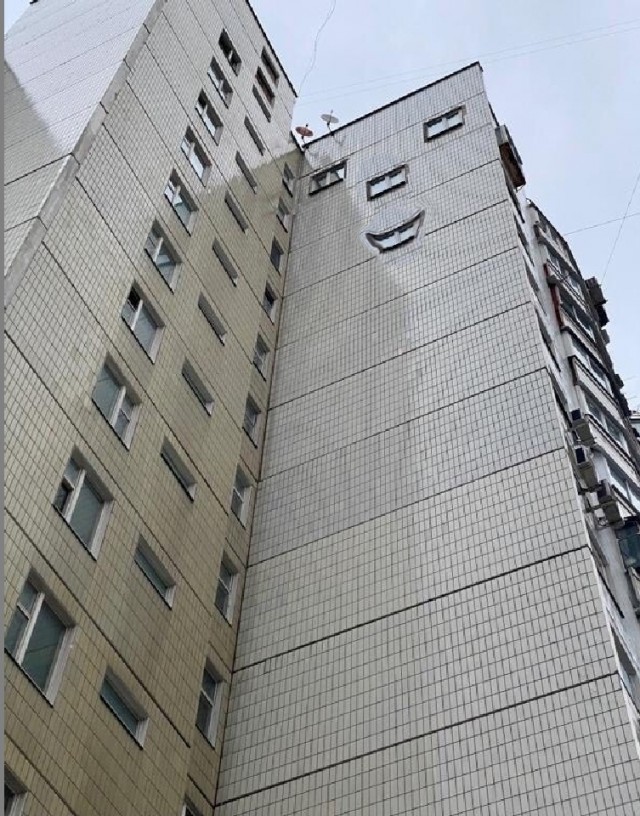 Мосжилинспекция подала в суд на жителя Митино, который незаконно прорубил окна в несущей стене многоэтажки