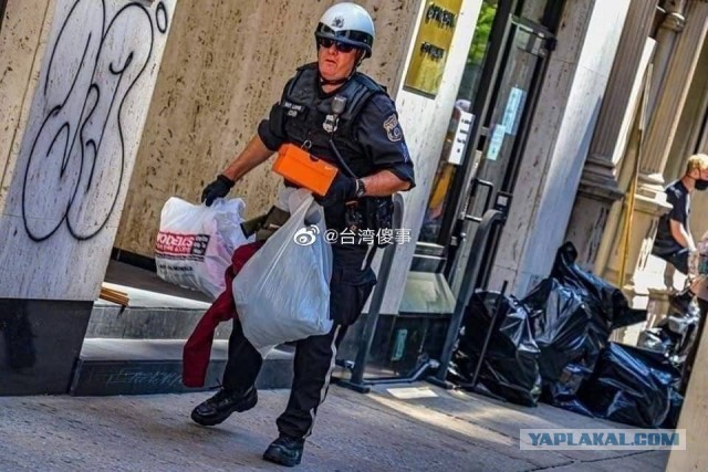 Мне кажется, кто-то неплохо так прибарахлился на волнениях....