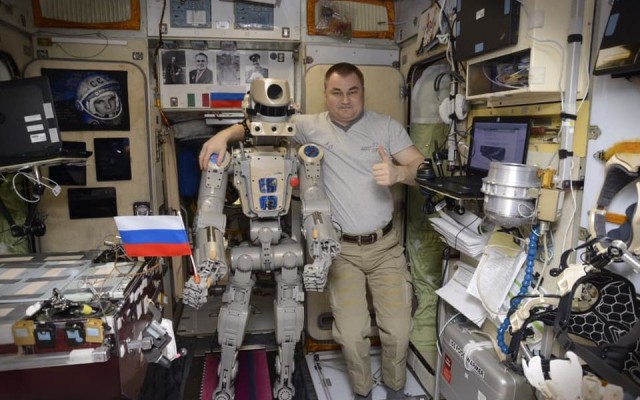 Как тебе такое, Илон Маск: Роскосмос намерен создать ракету, превосходящую SpaceX Falcon 9