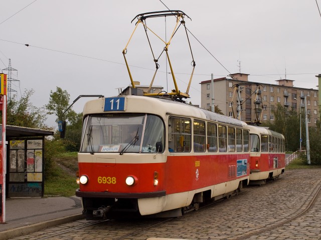 Две самые уродливые машины каждого десятилетия с 1950-х годов