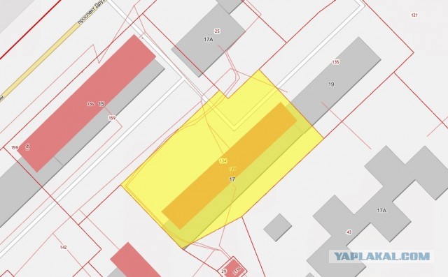 В новокузнецком дворе появились «именные» парковки
