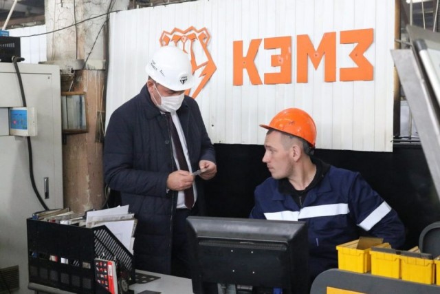 Мэр Кемерова Илья Середюк рассказал о возрождении легендарного завода в Кемерове