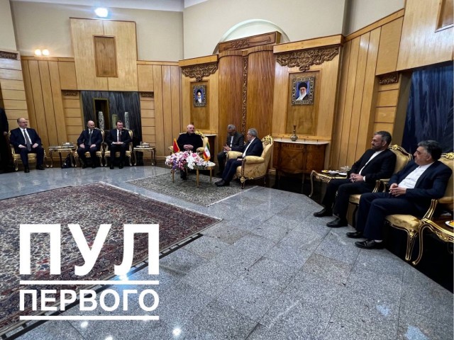 Александр Лукашенко прилетел в Иран