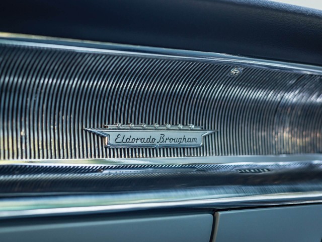 'CadMad' 1959 Cadillac Eldorado Brougham. Своеобразных автофото пост.