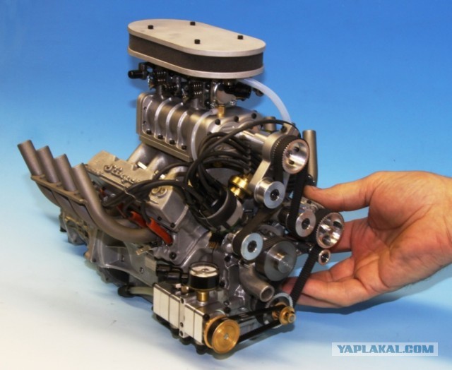 Конструктор двигателя V8 Engine