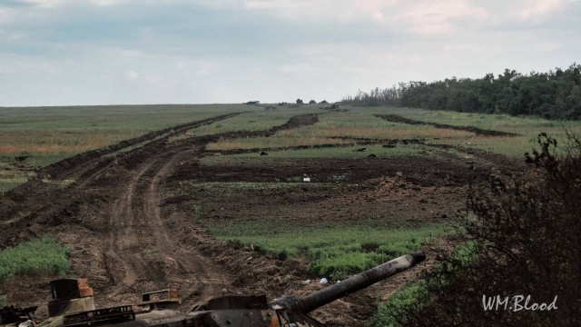Множество разбитых танков Leopard, Bradley и другая западная техника