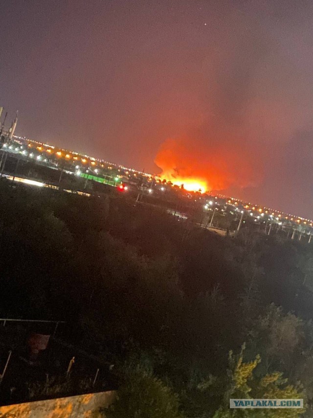 Небольшой пожар в Батайске (упали обломки)