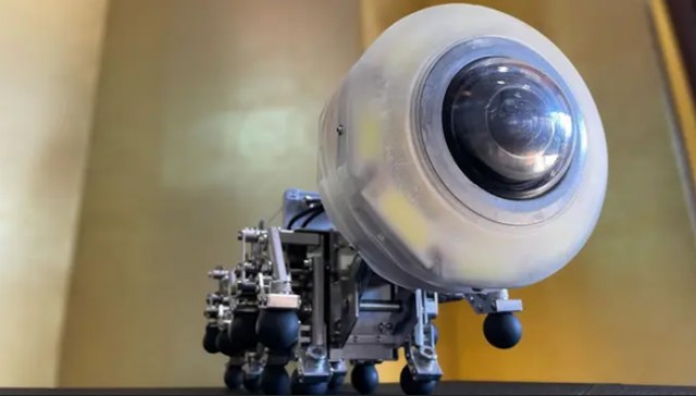 Япония представила шестнадцатиногого робота для ремонта и осмотра трубопроводов