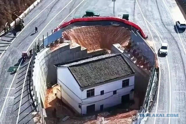 Жители Токсово на Кавголовском озере на сапах выстроились в надпись «НЕТ КАД-2»